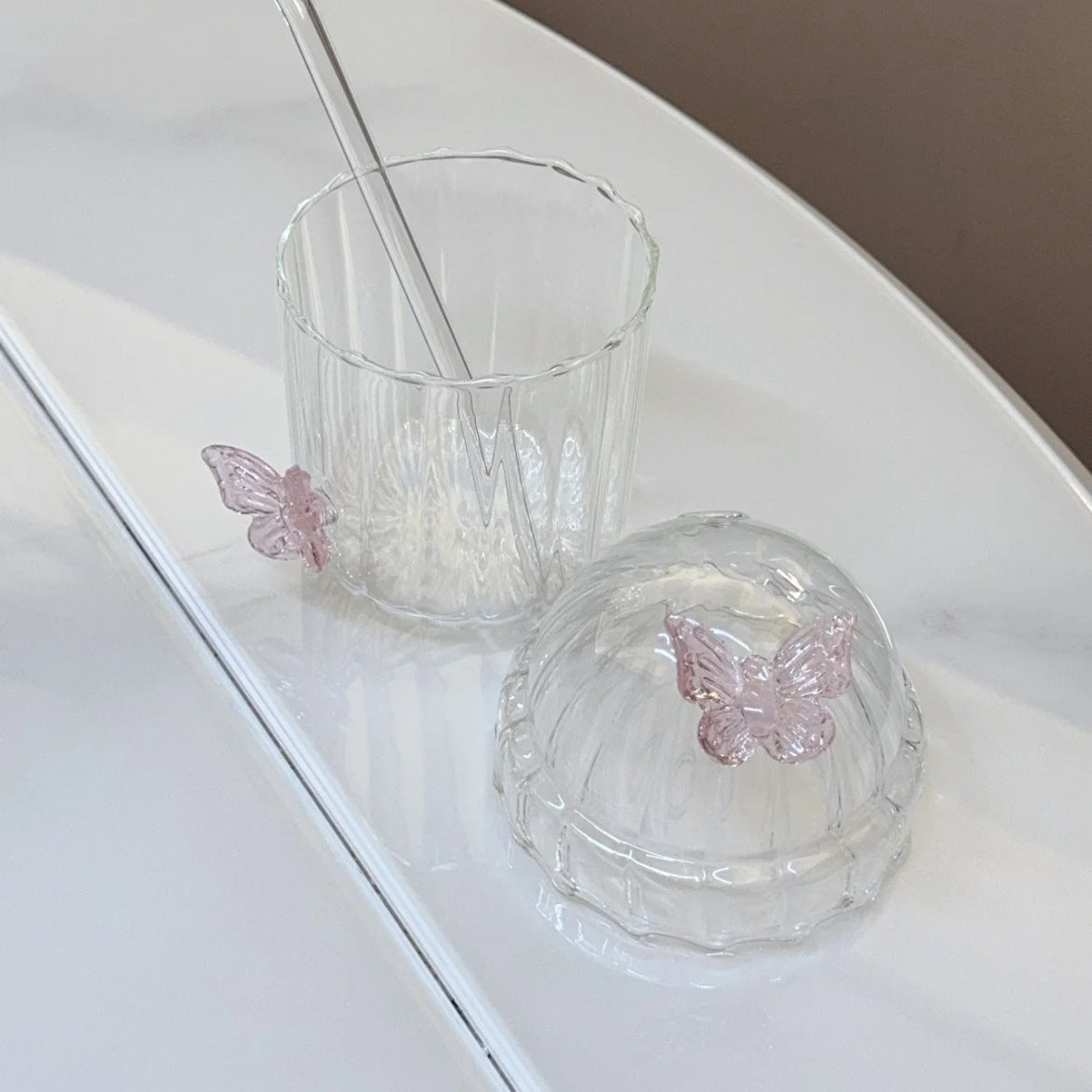 Vertical Straw Butterfly Cup With Straw Borosilicate Glass