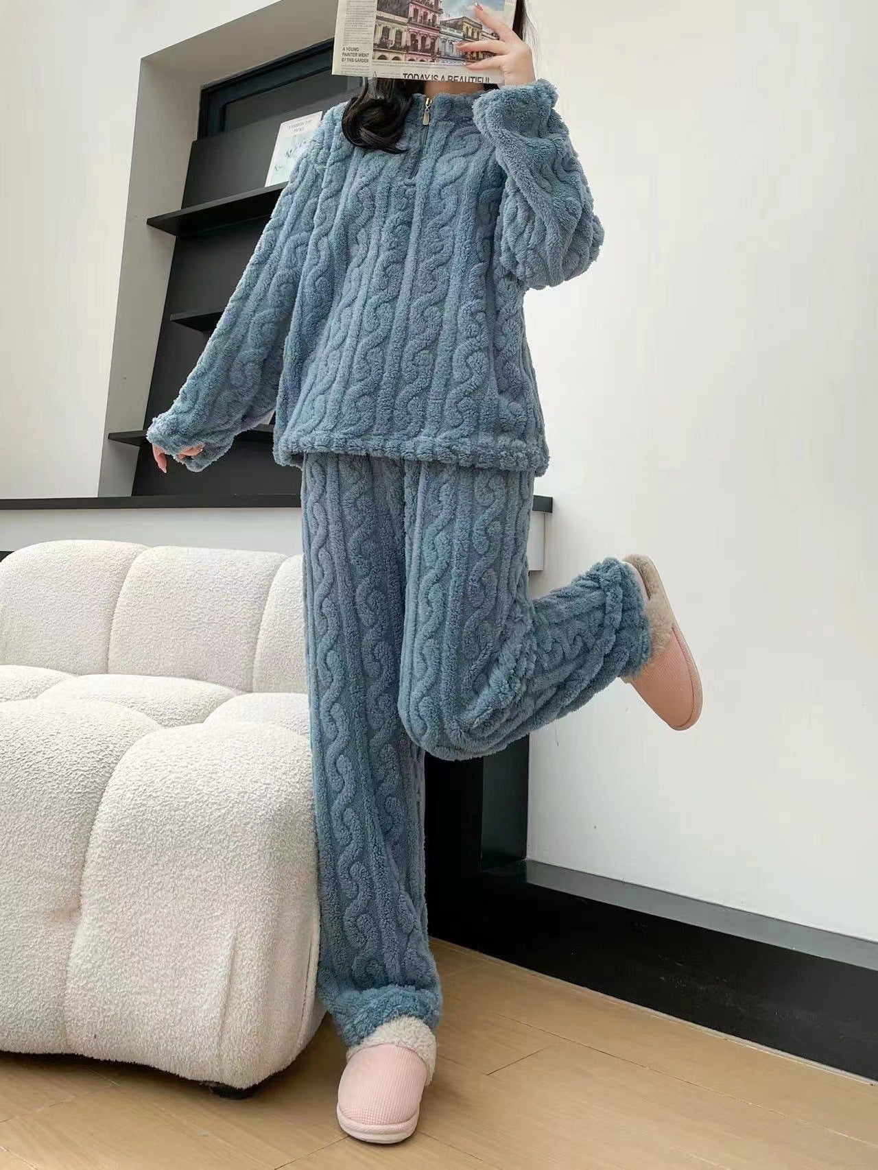 Autumn And Winter New Twist Zipper Couple Fleece-lined Thick Coral Fleece Pajamas Homewear Loungewear Sleepwear For Sleeping